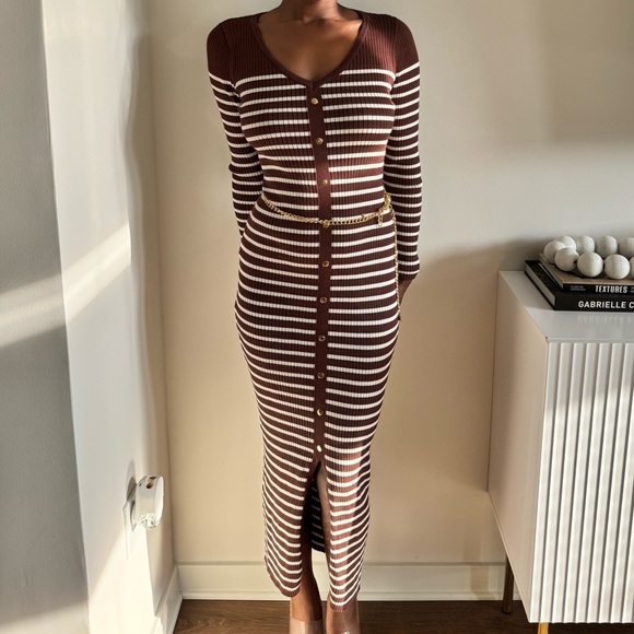 Say What Striped Maxi Dress with Gold Chain Belt - Picture 4 of 9